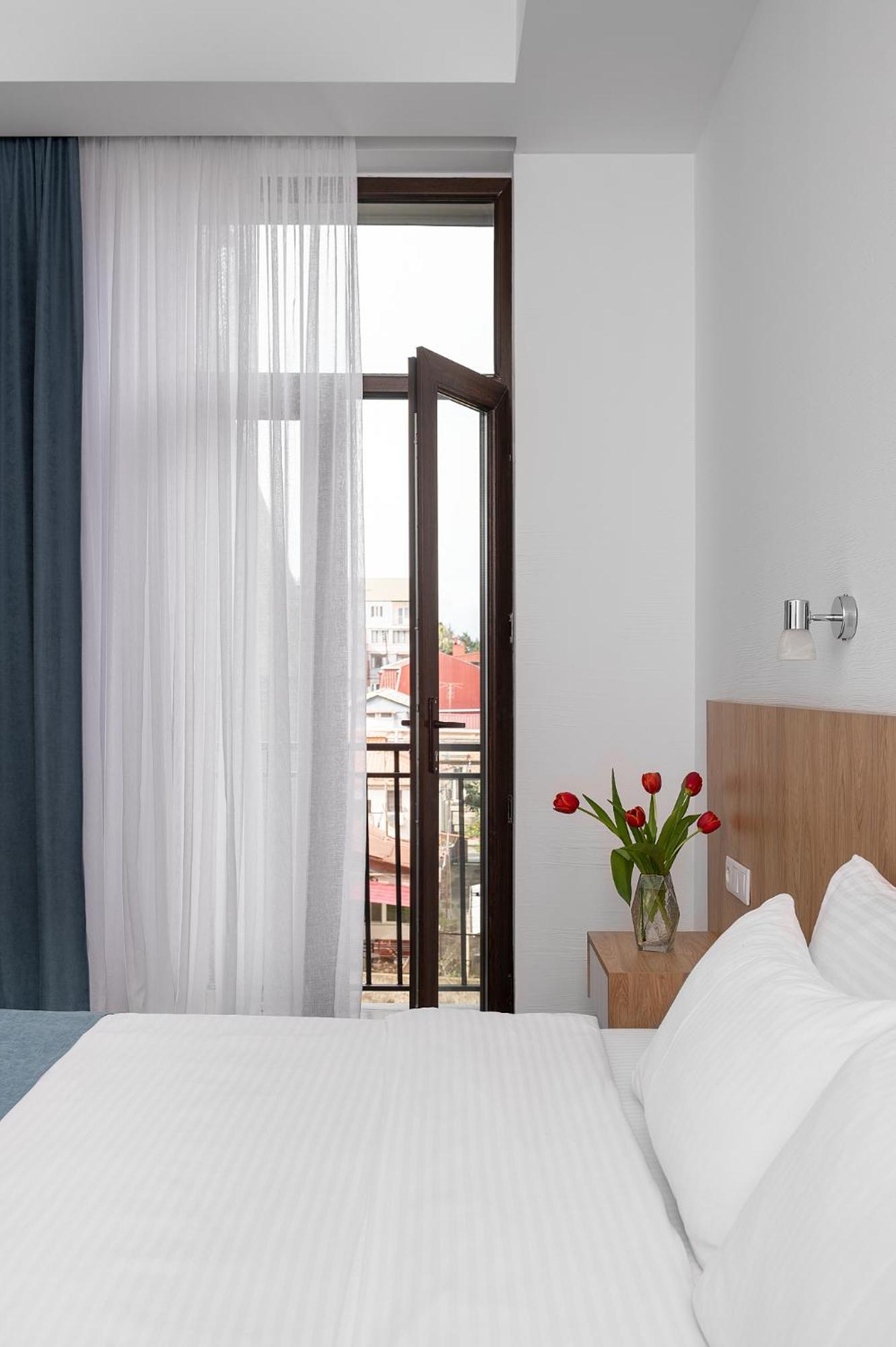 Mariinsky Boutique Hotel バトゥーミ エクステリア 写真