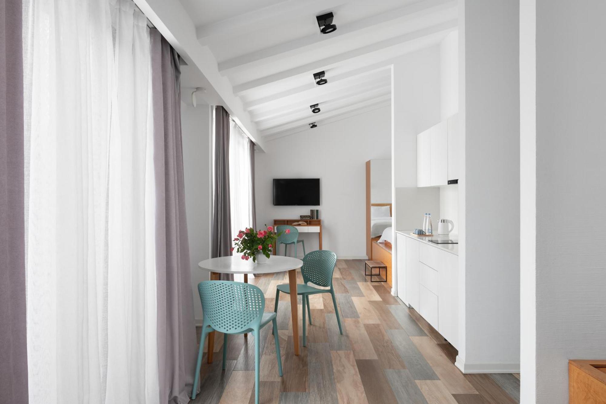 Mariinsky Boutique Hotel バトゥーミ エクステリア 写真