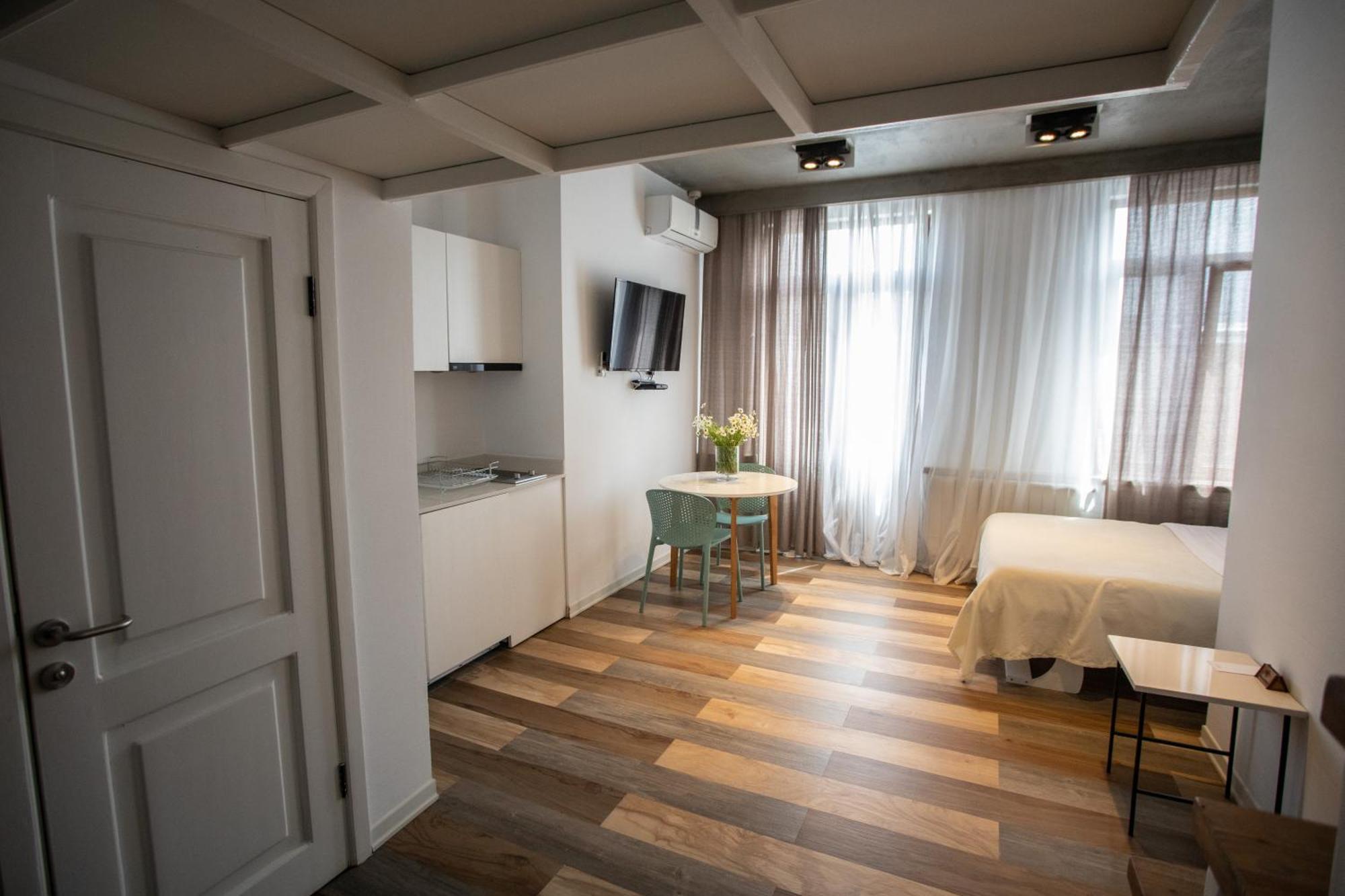 Mariinsky Boutique Hotel バトゥーミ エクステリア 写真