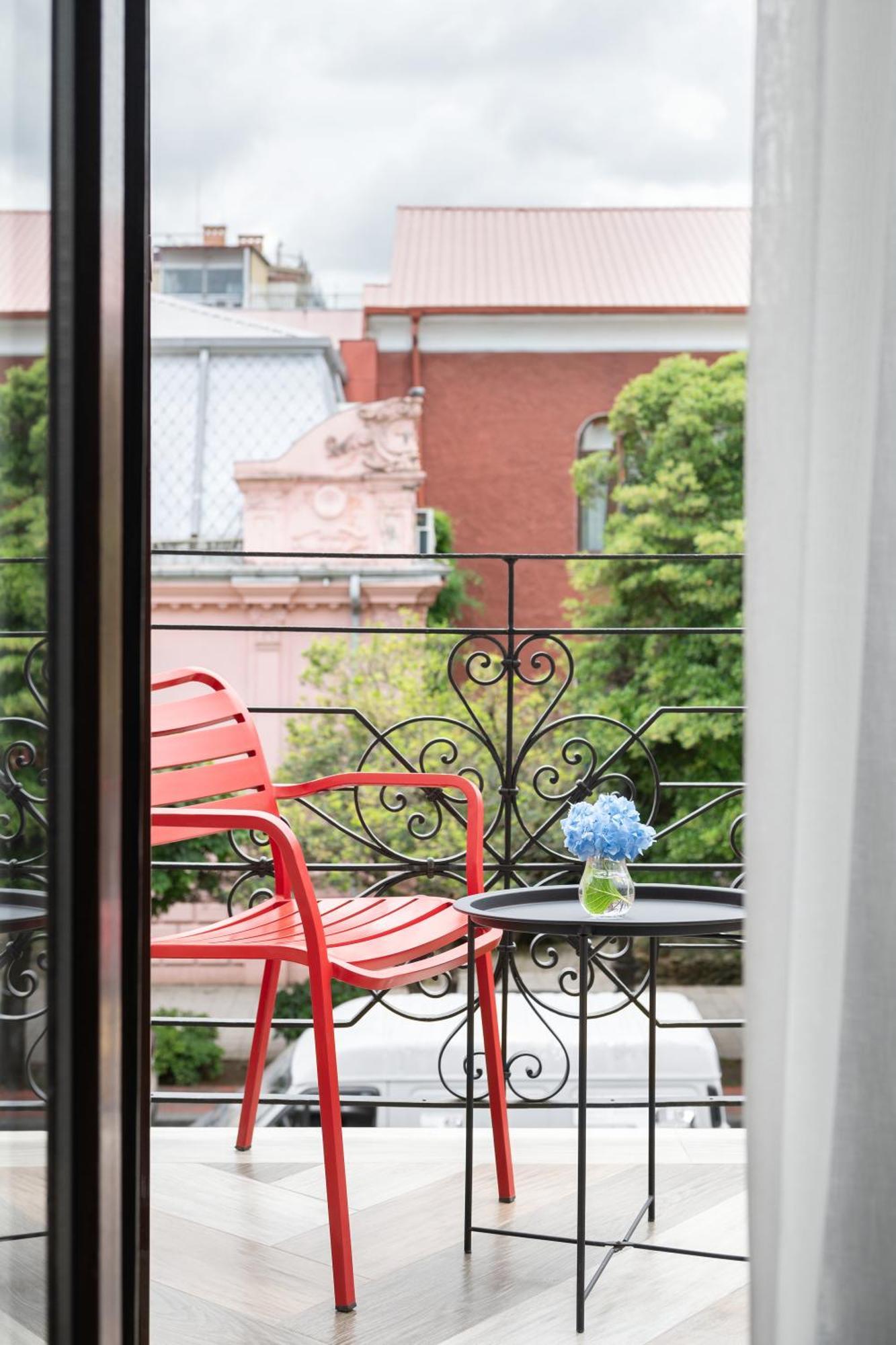 Mariinsky Boutique Hotel バトゥーミ エクステリア 写真